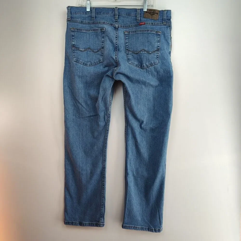 🔥🔥🔥Wrangler Men's Jeans, Size‎ 36x30, Slim Straight, Light Blue🔥🔥🔥